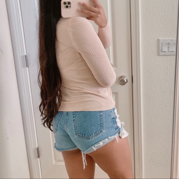 Adorable light pink deep v button up cardigan - Picture 3 of 6